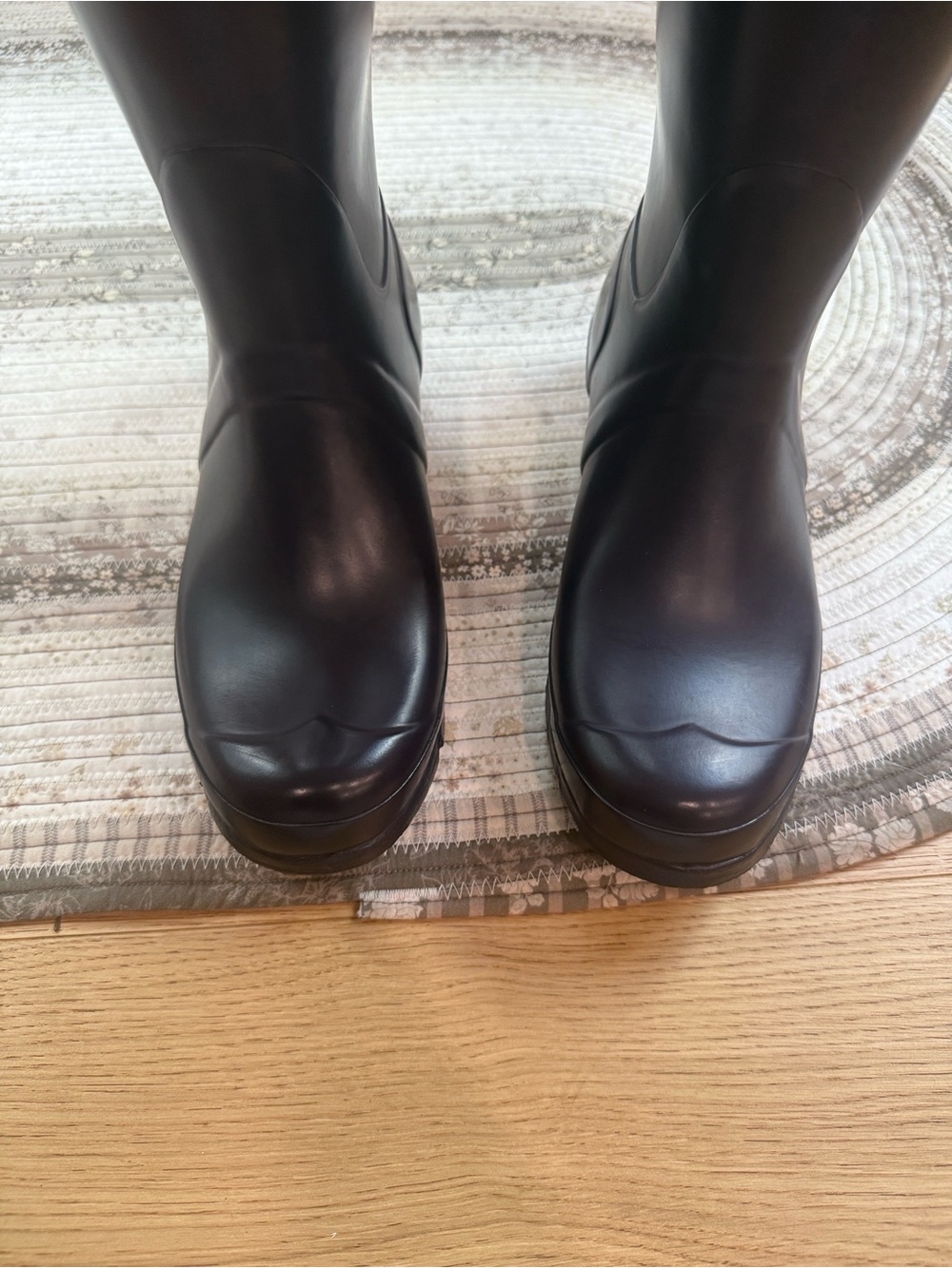 Hunter Women's Tall Navy Gloss Rain Boots - Picture 3 of 9